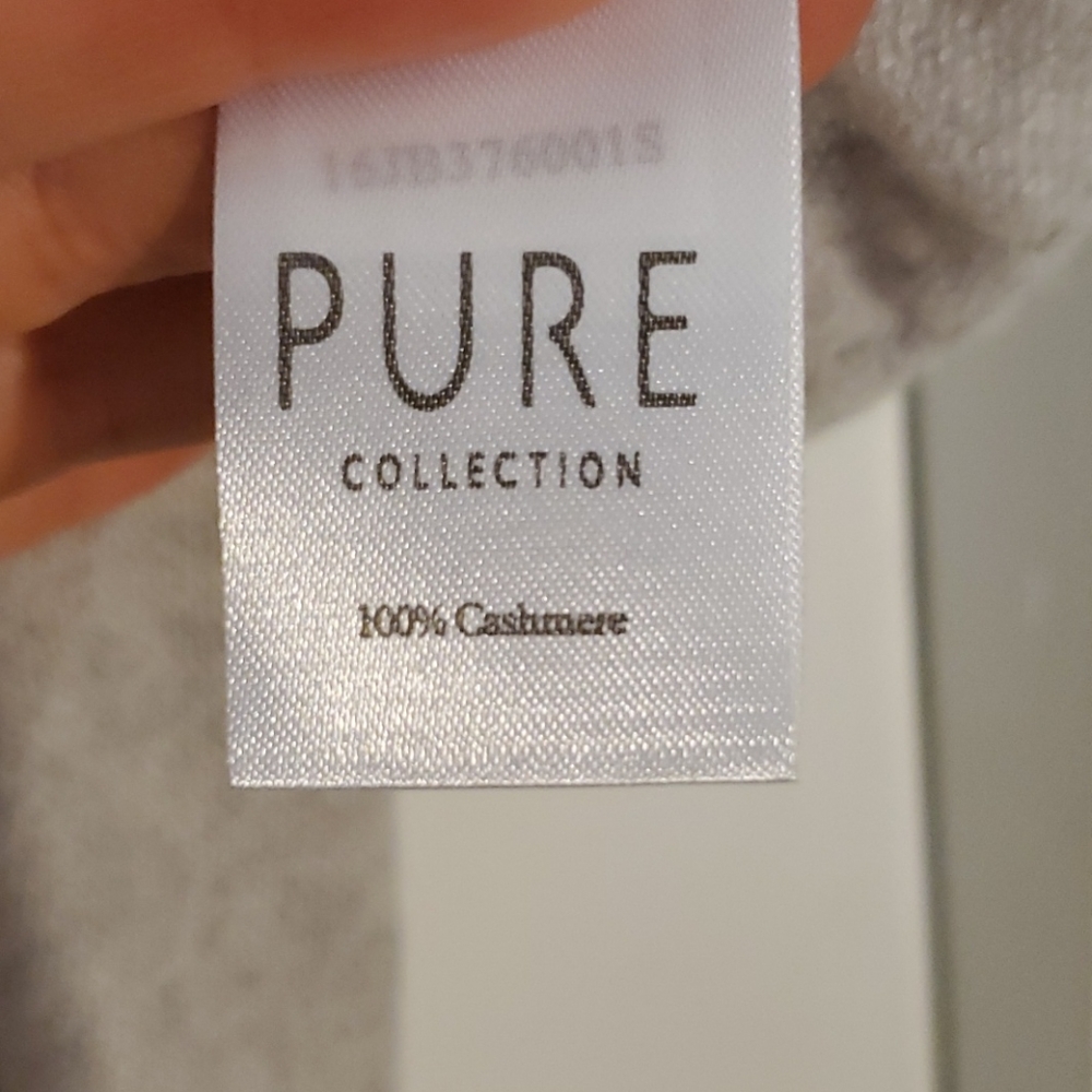 Never worn! Versatile piece. - Picture 4 of 5